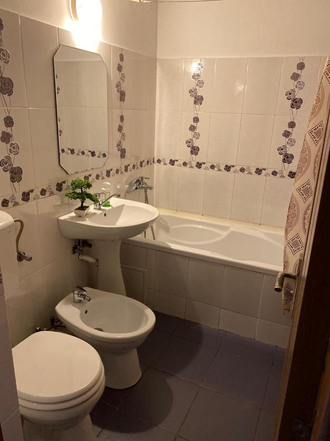 Mall Zone 100Mp Apartments Бакэу Экстерьер фото