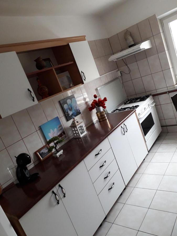 Mall Zone 100Mp Apartments Бакэу Экстерьер фото